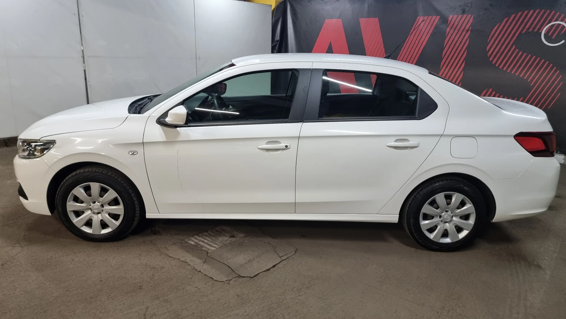 Peugeot 301 photo